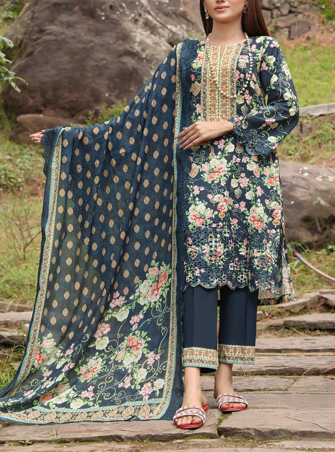 Zynah By VS Textile Embroidered Lawn Unstitched 3 Piece Suit - 01 Zynah By VS Textile Embroidered Lawn Unstitched 3 Piece Suit - 01