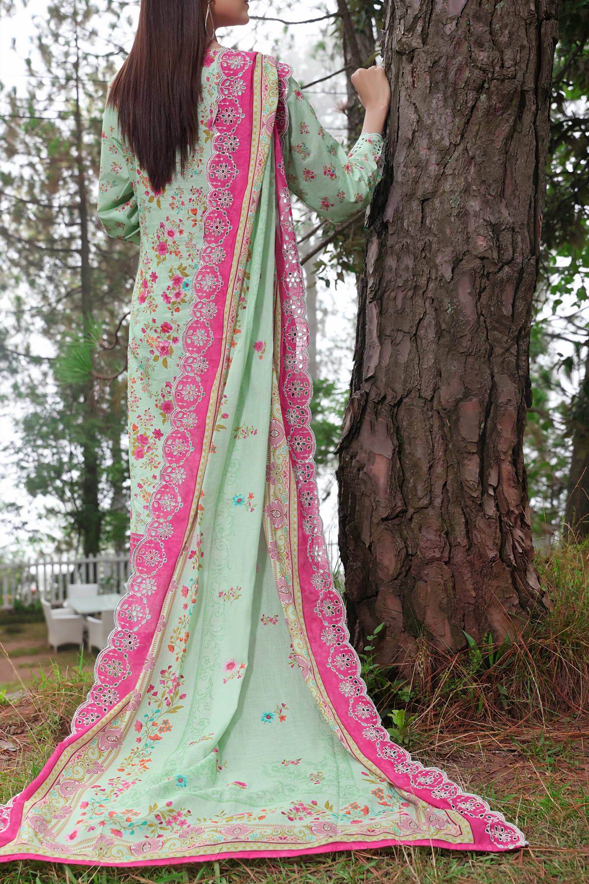 Zynah By VS Textile Embroidered Lawn Unstitched 3 Piece Suit - 07 Zynah By VS Textile Embroidered Lawn Unstitched 3 Piece Suit - 07