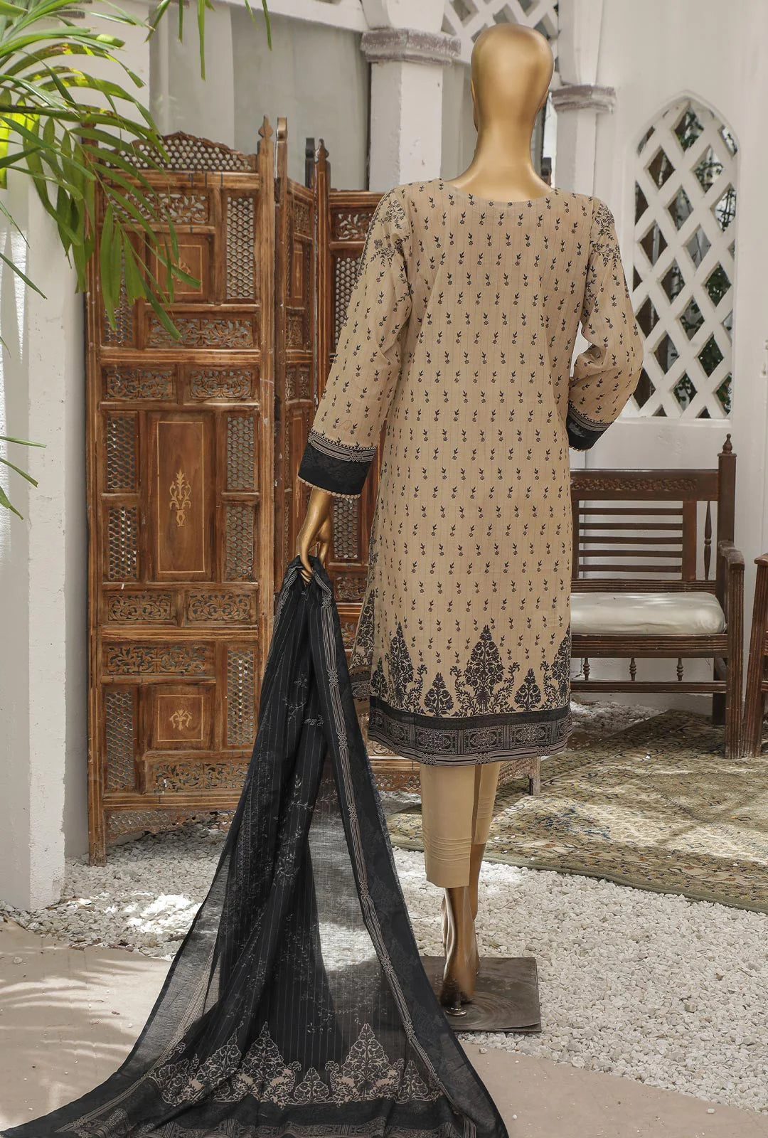 D#47 HZ Platinum Digital Printed Lawn Collection 523 D#47 HZ Platinum Digital Printed Lawn Collection 523