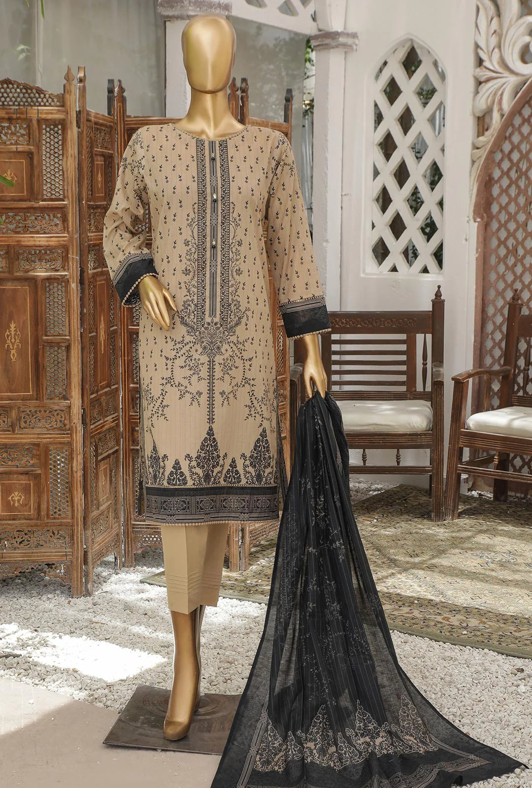 D#47 HZ Platinum Digital Printed Lawn Collection 523 D#47 HZ Platinum Digital Printed Lawn Collection 523