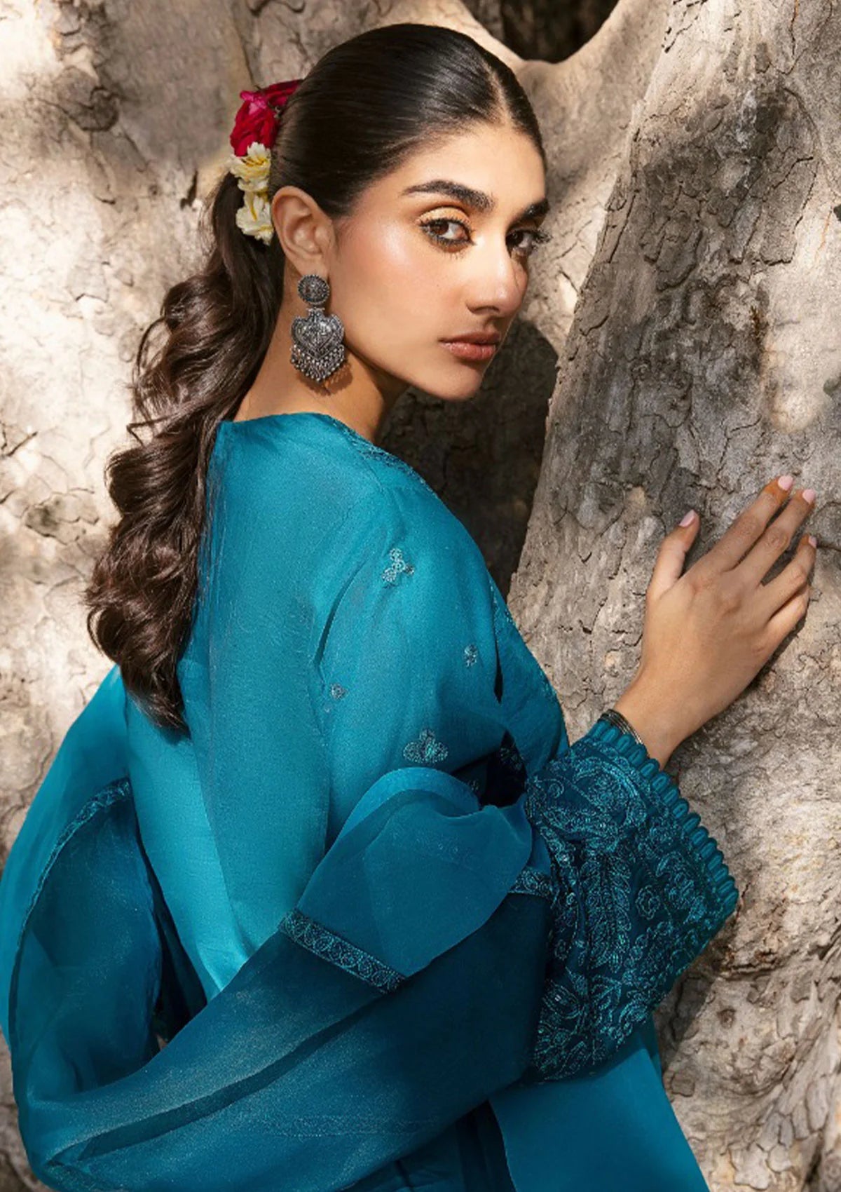 Raqs By Ayzel Afrozeh Embroidered Lawn Unstitched 3 Piece Suit - 07 Raqs By Ayzel Afrozeh Embroidered Lawn Unstitched 3 Piece Suit - 07