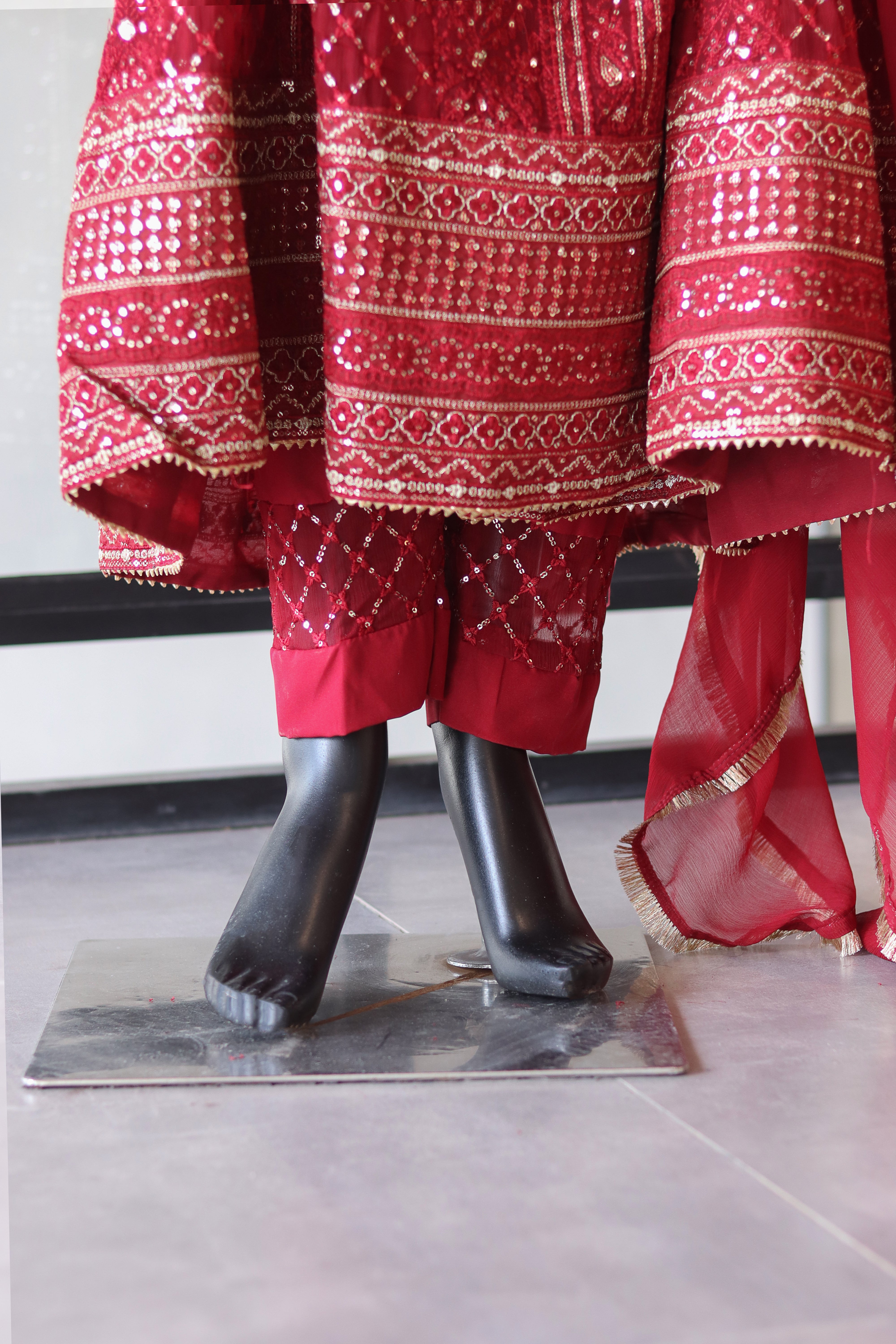 Raad Luxury Embroidered Chiffon 4 Piece Stitched Suit RD24LEF RA03-9092 Raad Luxury Embroidered Chiffon 4 Piece Stitched Suit RD24LEF RA03-9092