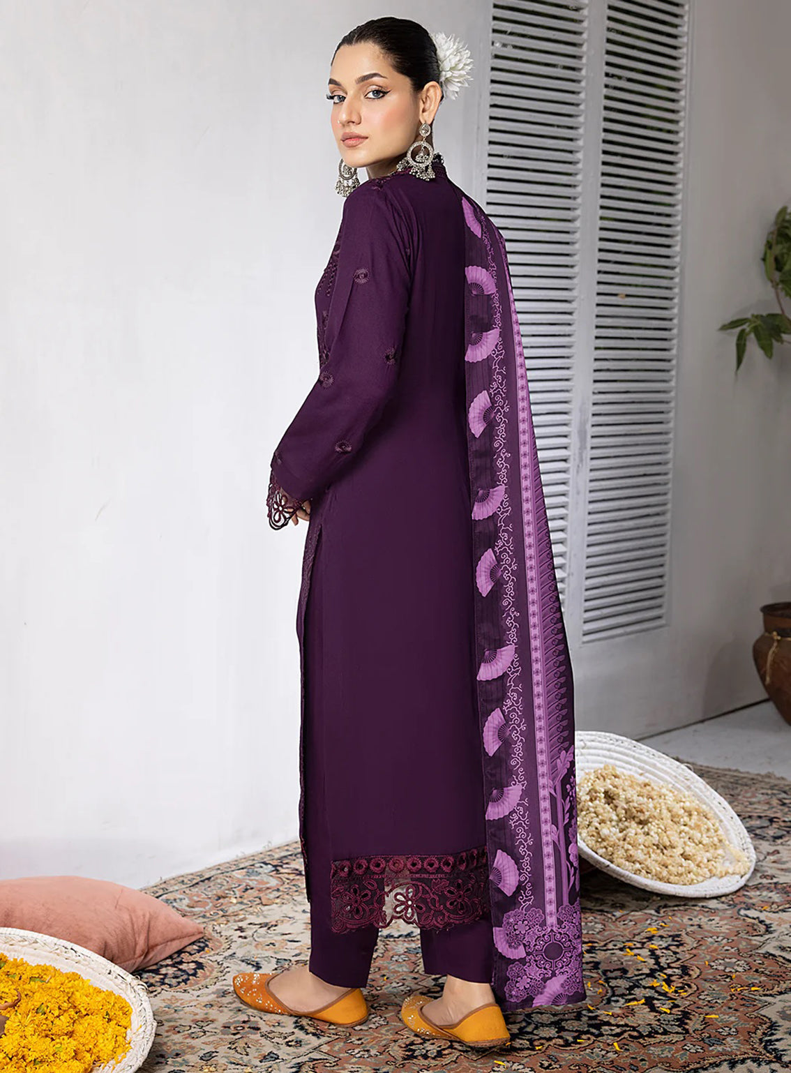 D#10 Mahnur Mehru Linen Winter Collection 923 D#10 Mahnur Mehru Linen Winter Collection 923