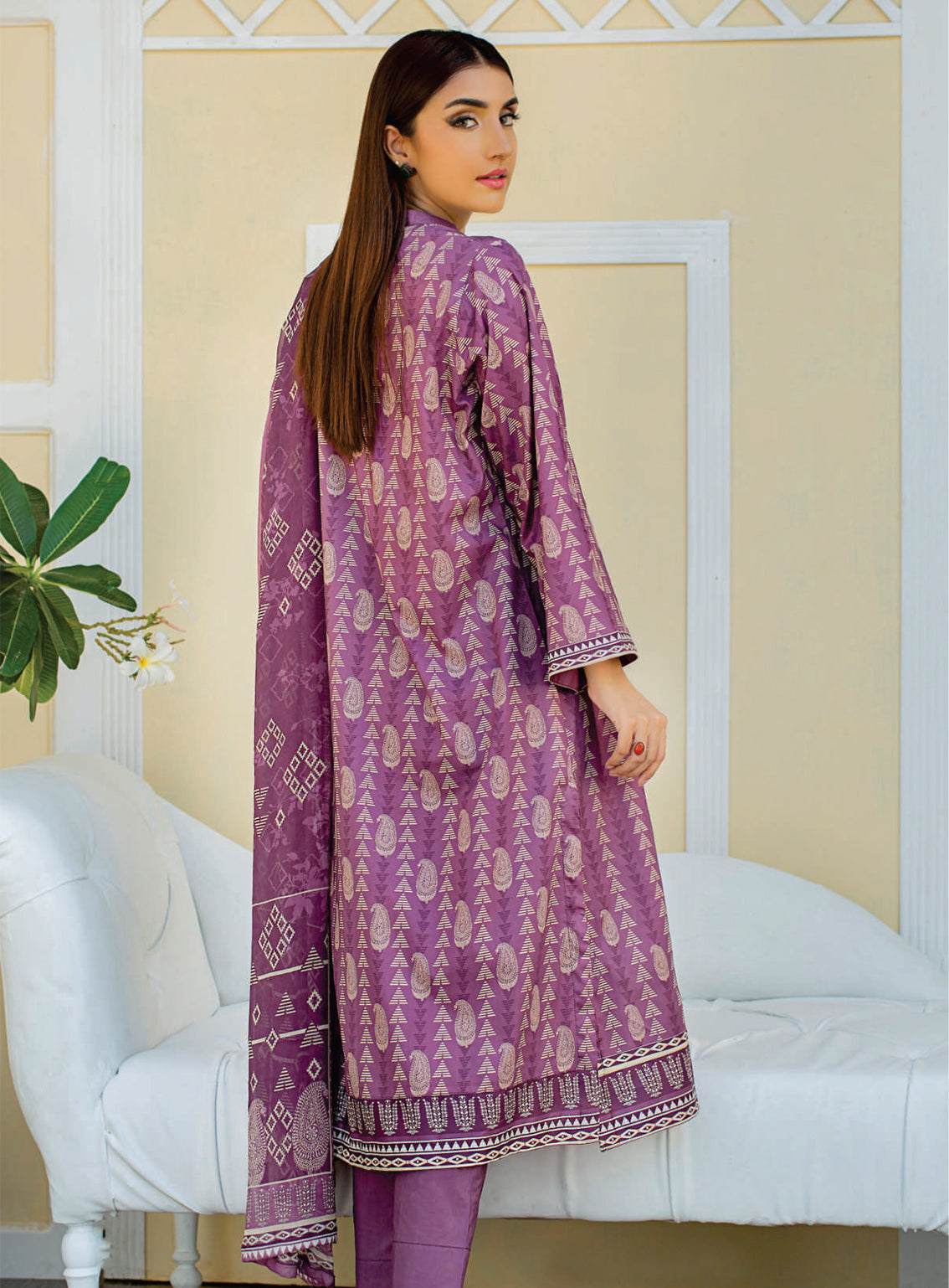 D#8125 Rashid Miral Luxury Printed Cambric Collection 923 D#8125 Rashid Miral Luxury Printed Cambric Collection 923
