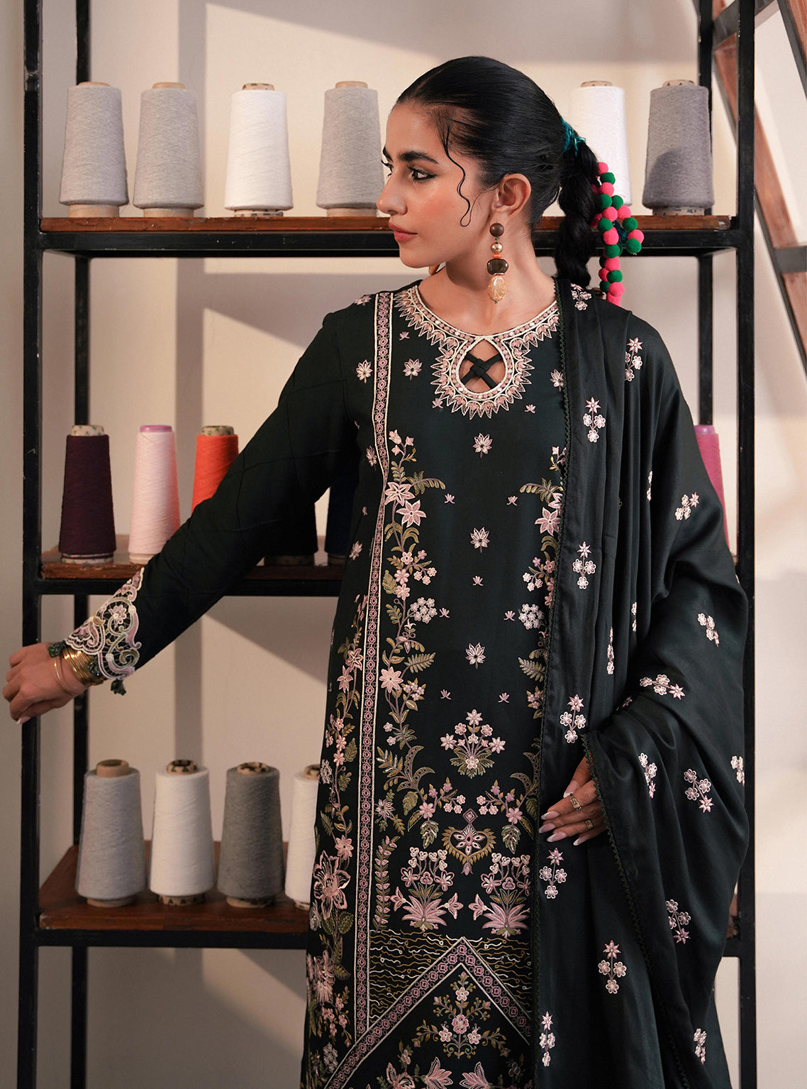 Miraal By Aabyaan Embroidered Linen Unstitched 3 Piece Suit - 01 Miraal By Aabyaan Embroidered Linen Unstitched 3 Piece Suit - 01
