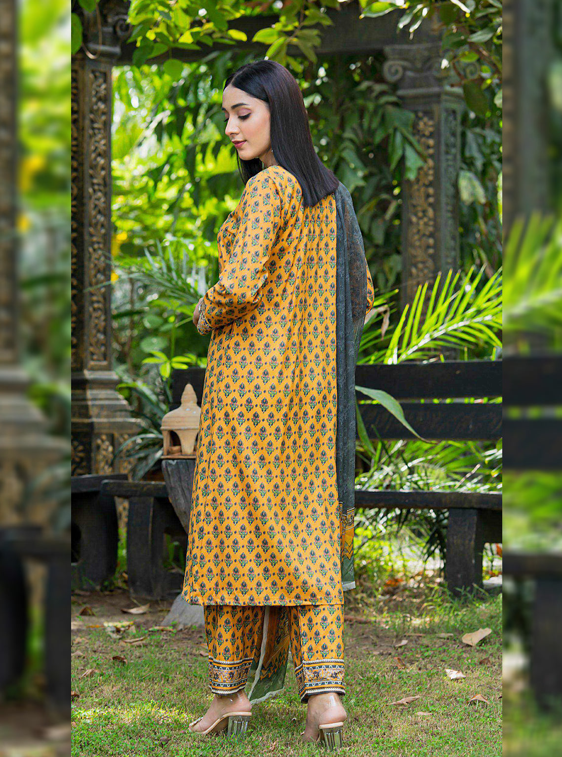 Aangan By Qalamkar Embroidered Linen Unstitched 3 Piece Suit - 03 Aangan By Qalamkar Embroidered Linen Unstitched 3 Piece Suit - 03