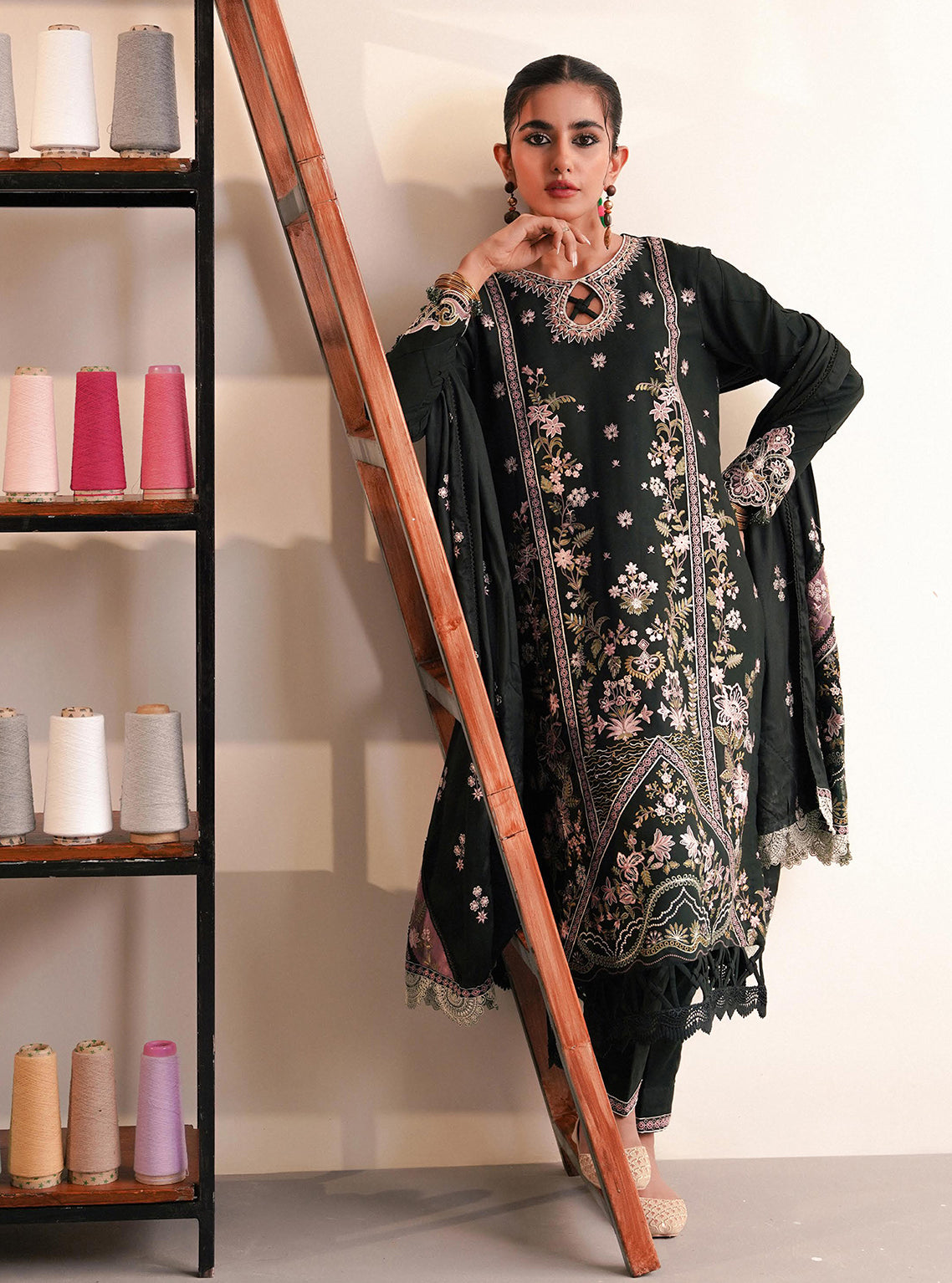 Miraal By Aabyaan Embroidered Linen Unstitched 3 Piece Suit - 01 Miraal By Aabyaan Embroidered Linen Unstitched 3 Piece Suit - 01