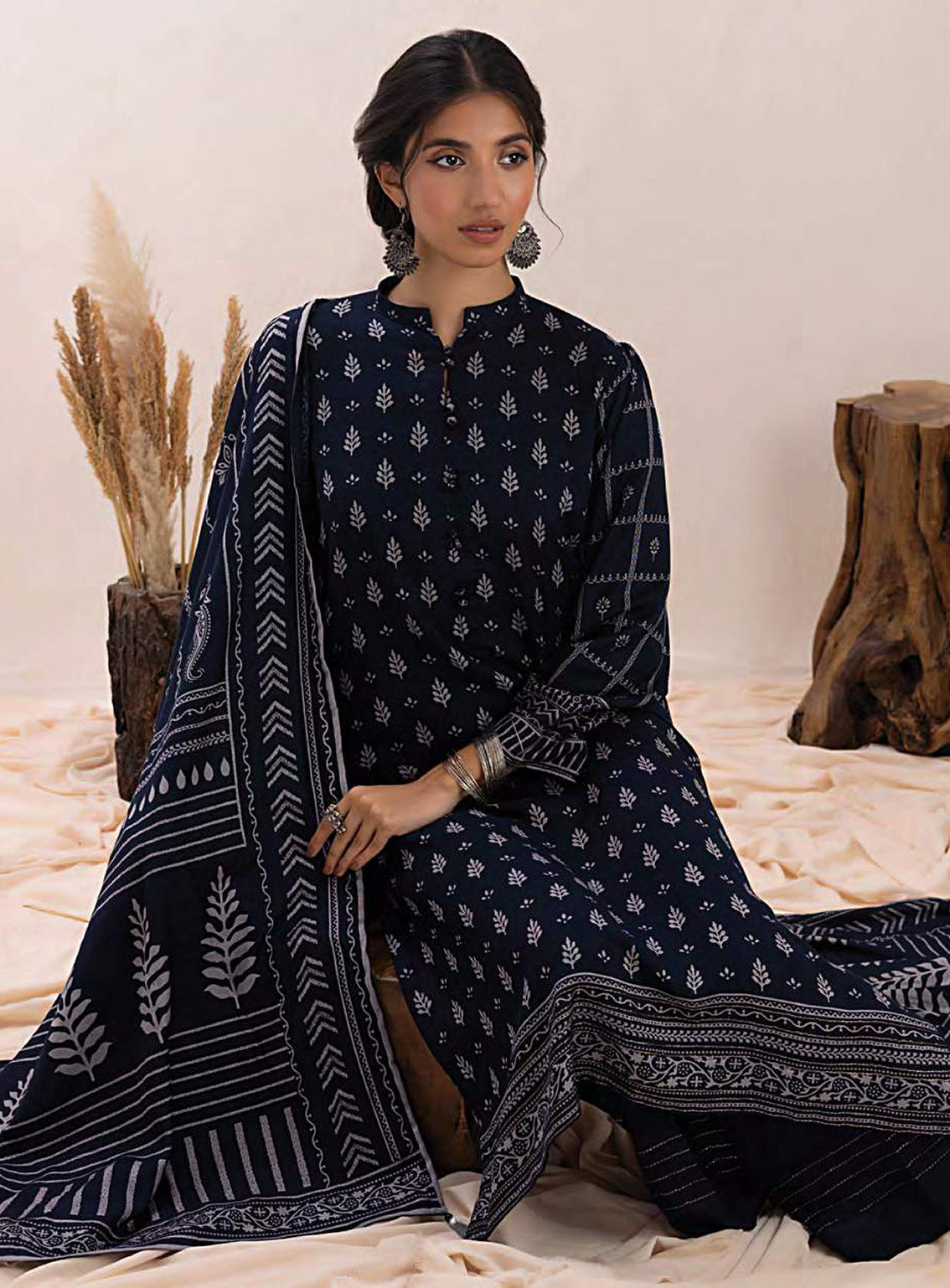 D#93B LSM Lakhany Pashmina Printed Collection 923 D#93B LSM Lakhany Pashmina Printed Collection 923