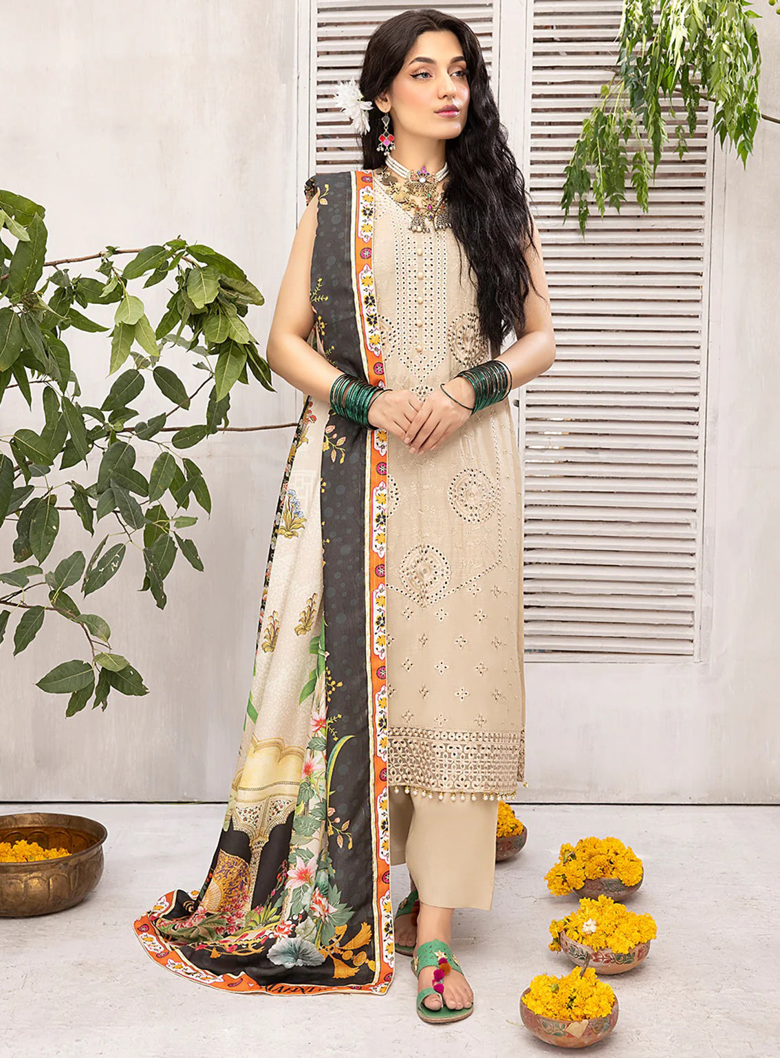 D#04 Mahnur Mehru Linen Winter Collection 923 D#04 Mahnur Mehru Linen Winter Collection 923