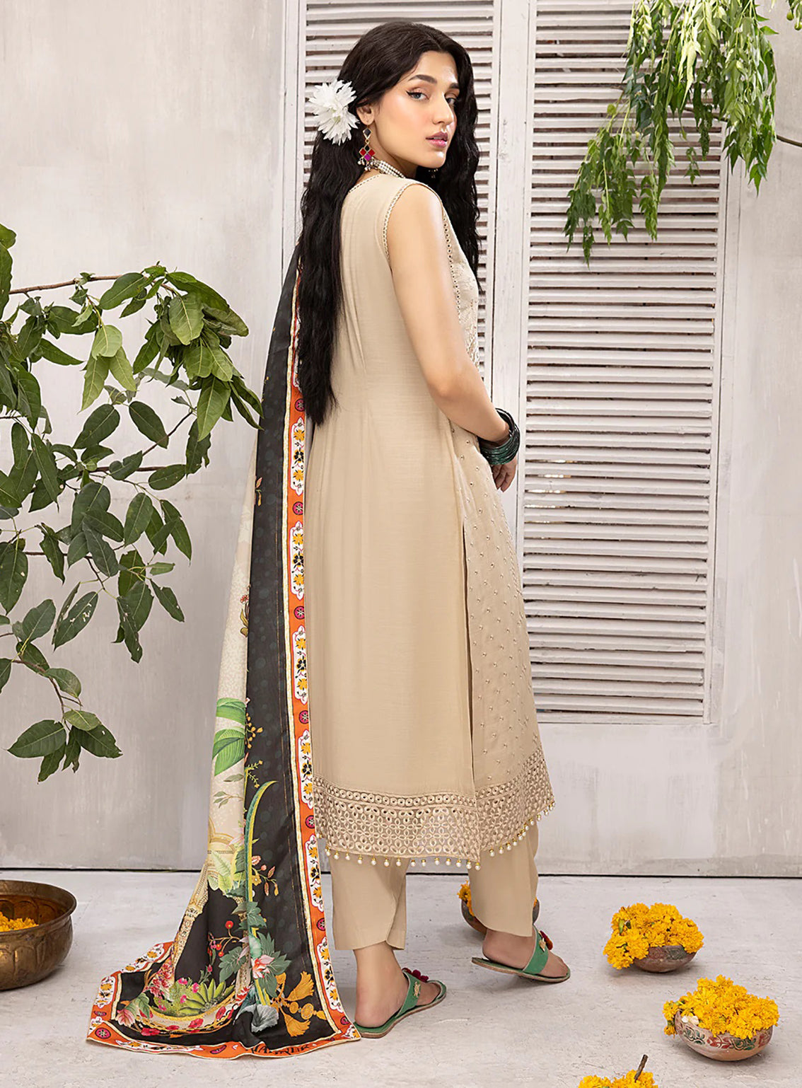 D#04 Mahnur Mehru Linen Winter Collection 923 D#04 Mahnur Mehru Linen Winter Collection 923