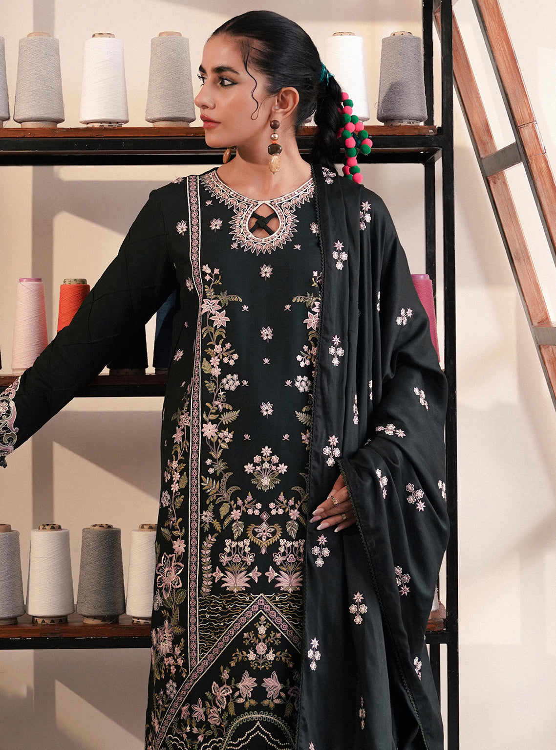 Miraal By Aabyaan Embroidered Linen Unstitched 3 Piece Suit - 01 Miraal By Aabyaan Embroidered Linen Unstitched 3 Piece Suit - 01