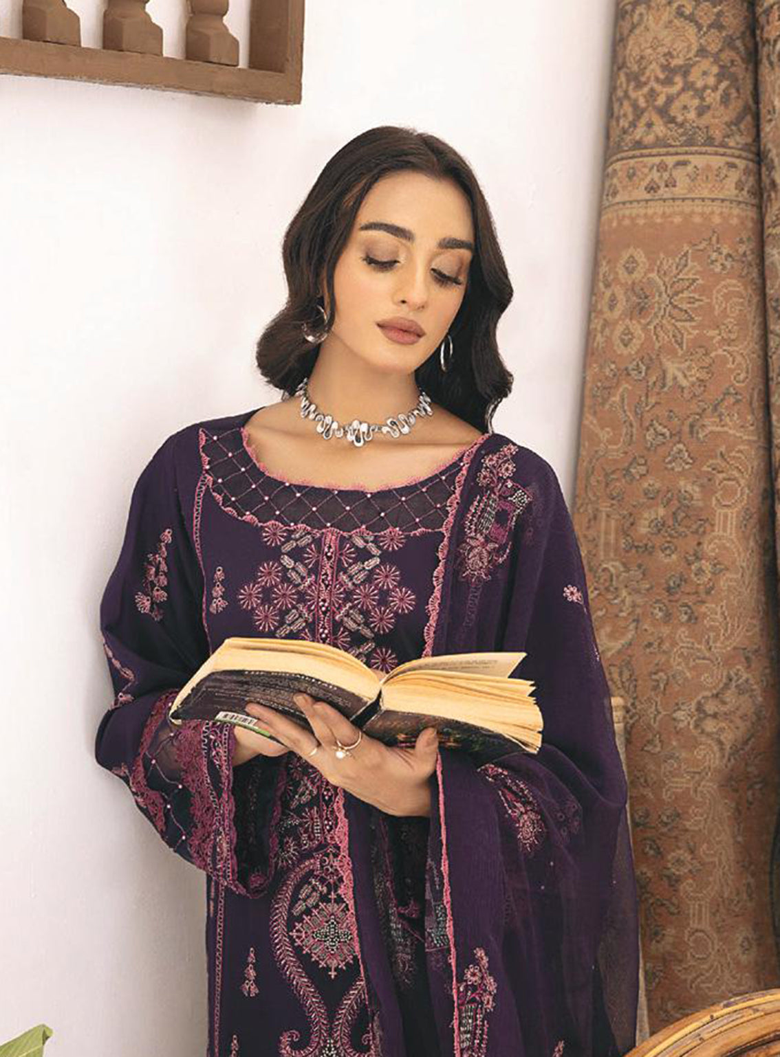 Kastoori By Awwal Embroidered Viscose Unstitched 3 Piece Suit - 01 Kastoori By Awwal Embroidered Viscose Unstitched 3 Piece Suit - 01
