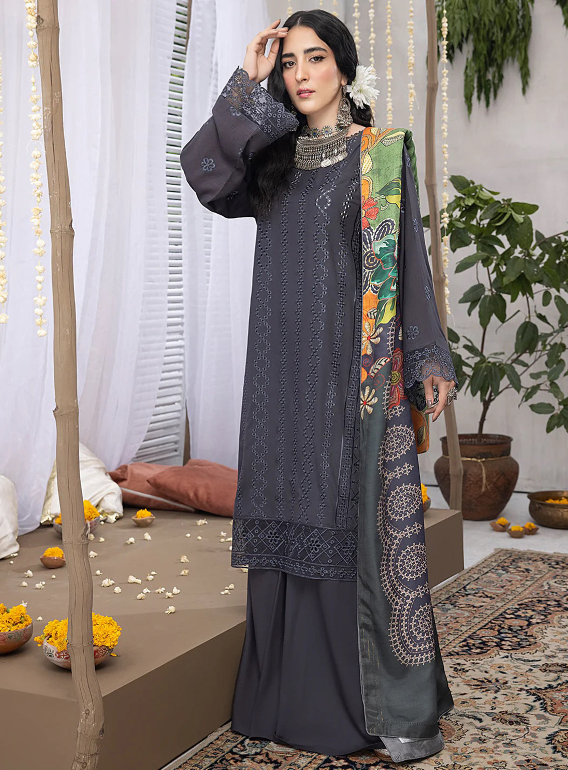D#01 Mahnur Mehru Linen Winter Collection 923 D#01 Mahnur Mehru Linen Winter Collection 923