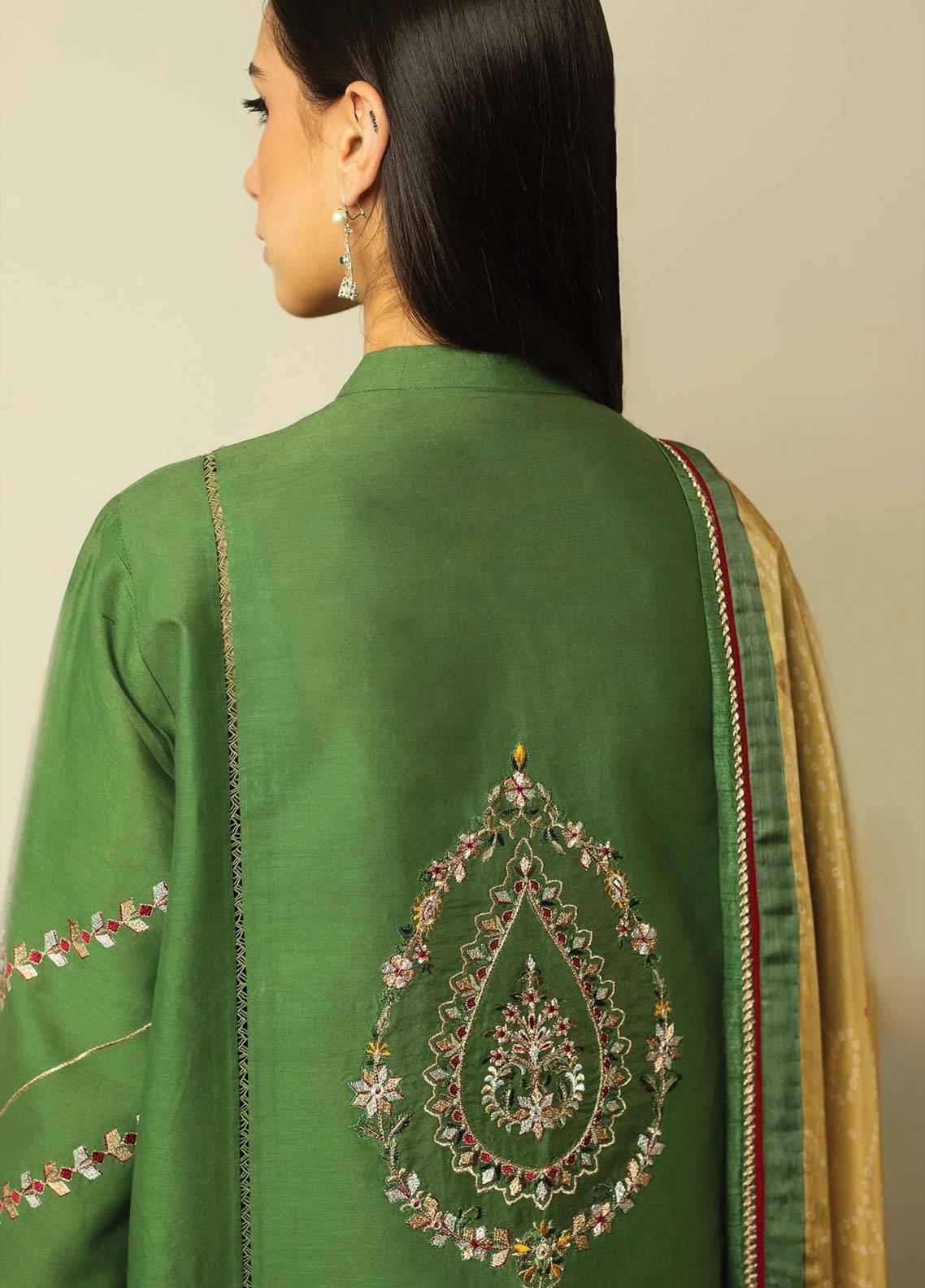 D#09 Zara Shahjahan Emb Lawn Collection 623 V-2 D#09 Zara Shahjahan Emb Lawn Collection 623 V-2