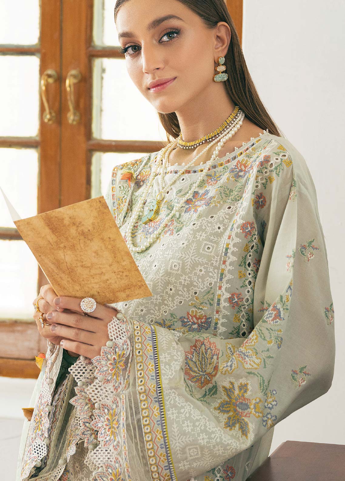 D#07 Baroque Swiss Lawn Emb Collection 623 D#07 Baroque Swiss Lawn Emb Collection 623