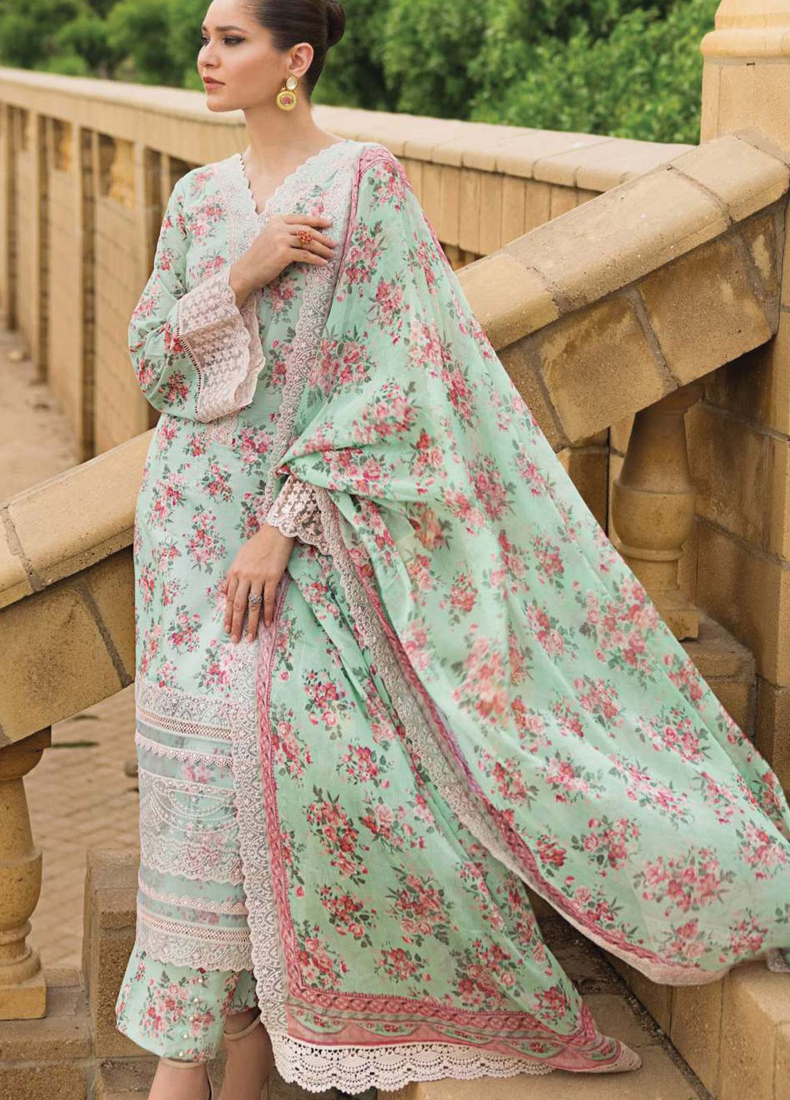 D#6A Zainab Chottani Luxury Emb Lawn Collection 623 D#6A Zainab Chottani Luxury Emb Lawn Collection 623