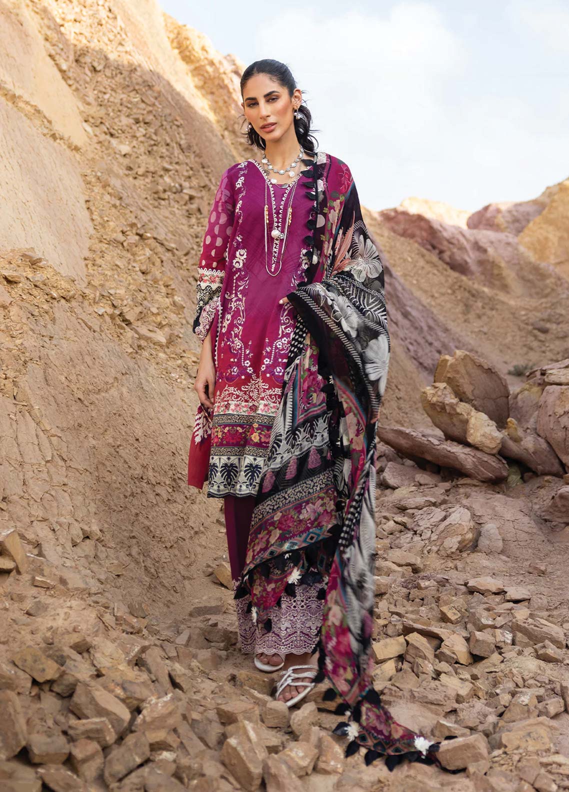 D#5B Elaf Signature Emb Lawn Collection 623 D#5B Elaf Signature Emb Lawn Collection 623