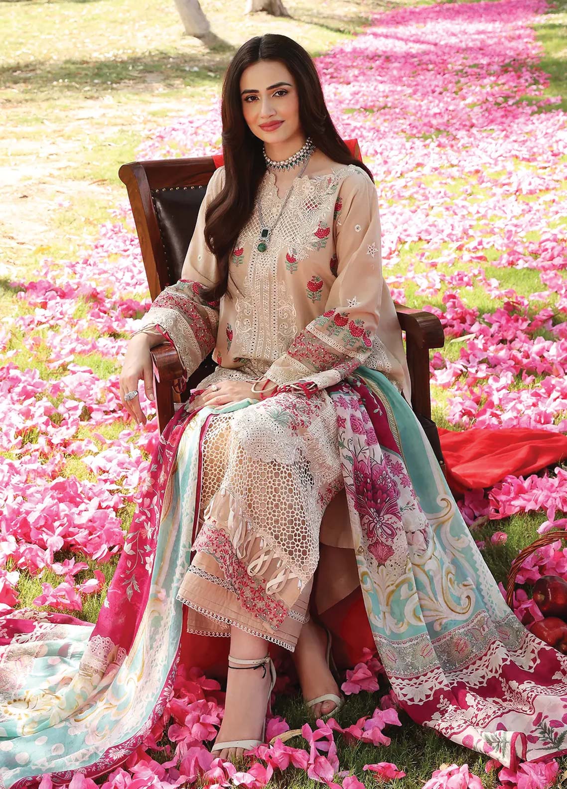 D#12 Elaf Festive Chikankari Collection 623 D#12 Elaf Festive Chikankari Collection 623