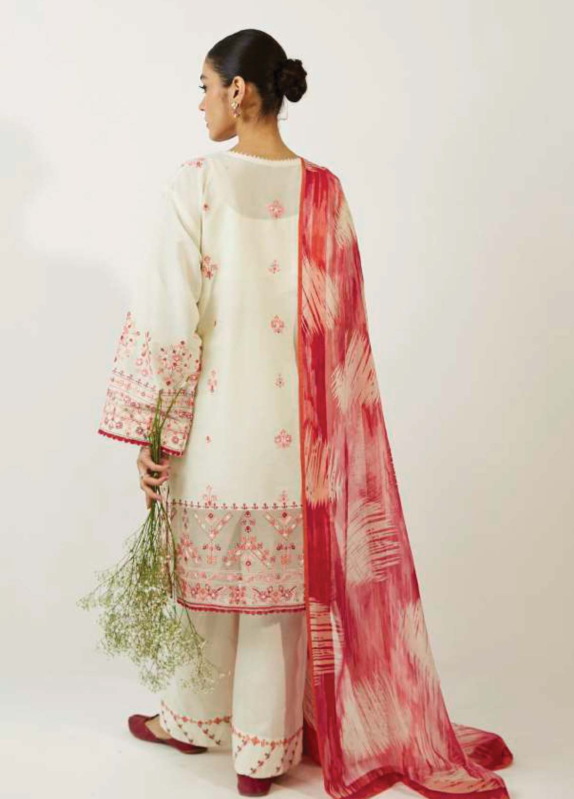 D#7A Zara Shahjahan Coco Emb Lawn Collection 623 D#7A Zara Shahjahan Coco Emb Lawn Collection 623