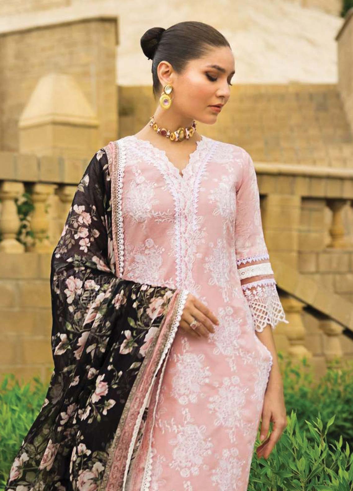 D#1A Zainab Chottani Luxury Emb Lawn Collection 623 D#1A Zainab Chottani Luxury Emb Lawn Collection 623