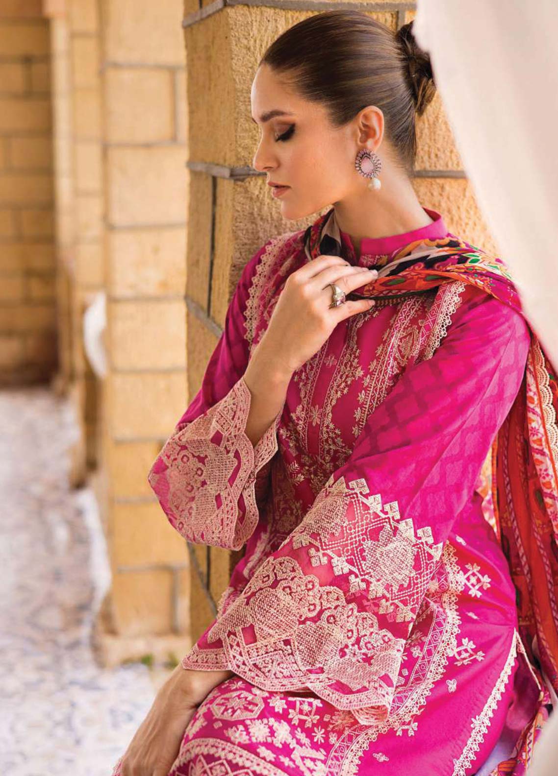 D#3B Zainab Chottani Luxury Emb Lawn Collection 623 D#3B Zainab Chottani Luxury Emb Lawn Collection 623