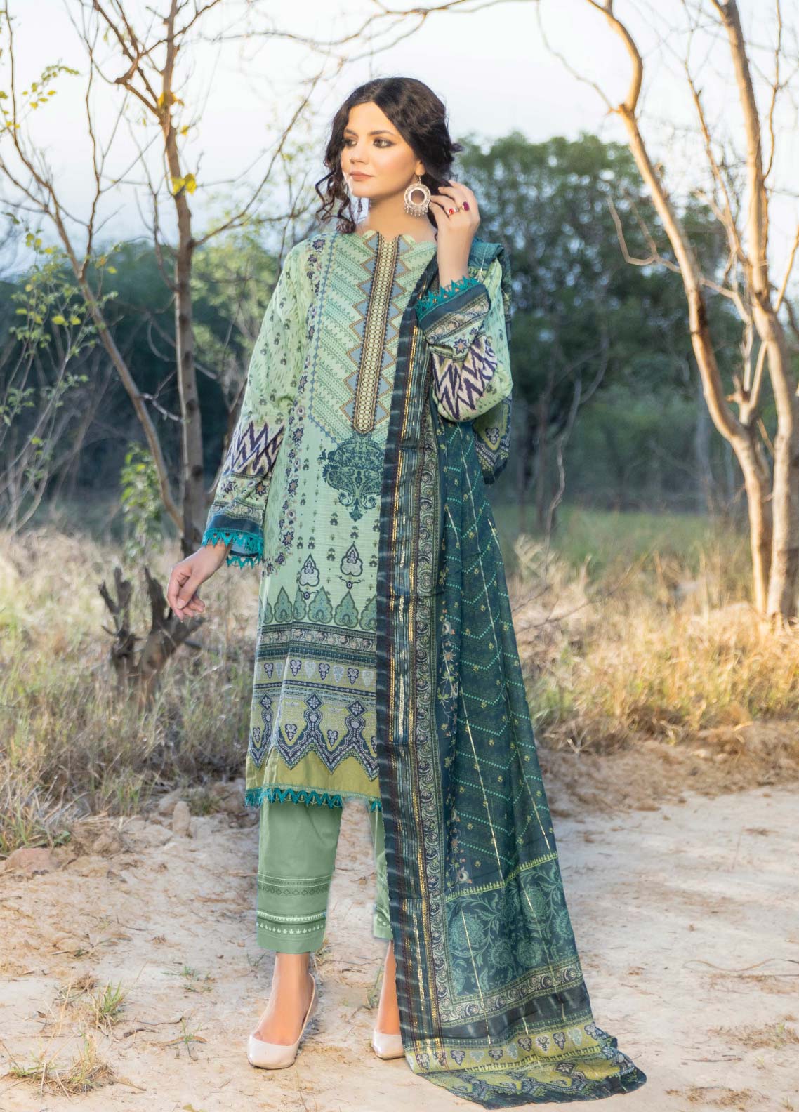 D#08 Ain Alif Digital Printed Lawn Collection 623 D#08 Ain Alif Digital Printed Lawn Collection 623