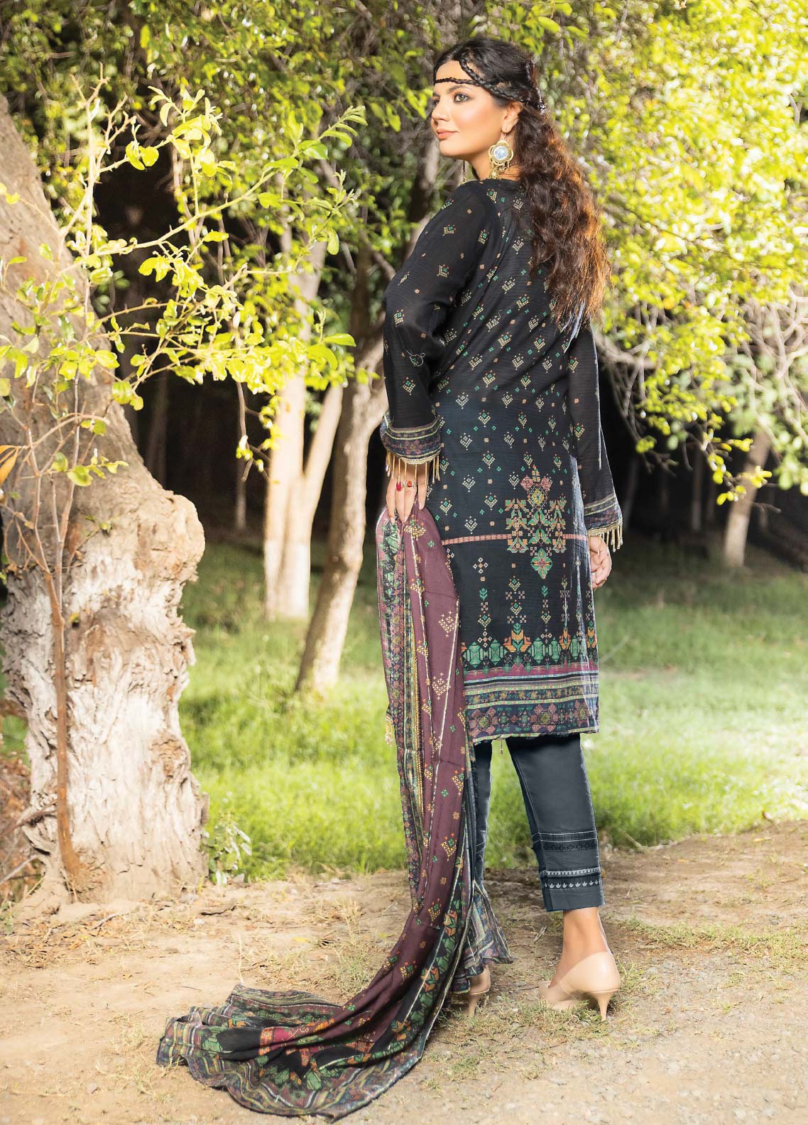 D#05 Ain Alif Digital Printed Lawn Collection 623 D#05 Ain Alif Digital Printed Lawn Collection 623