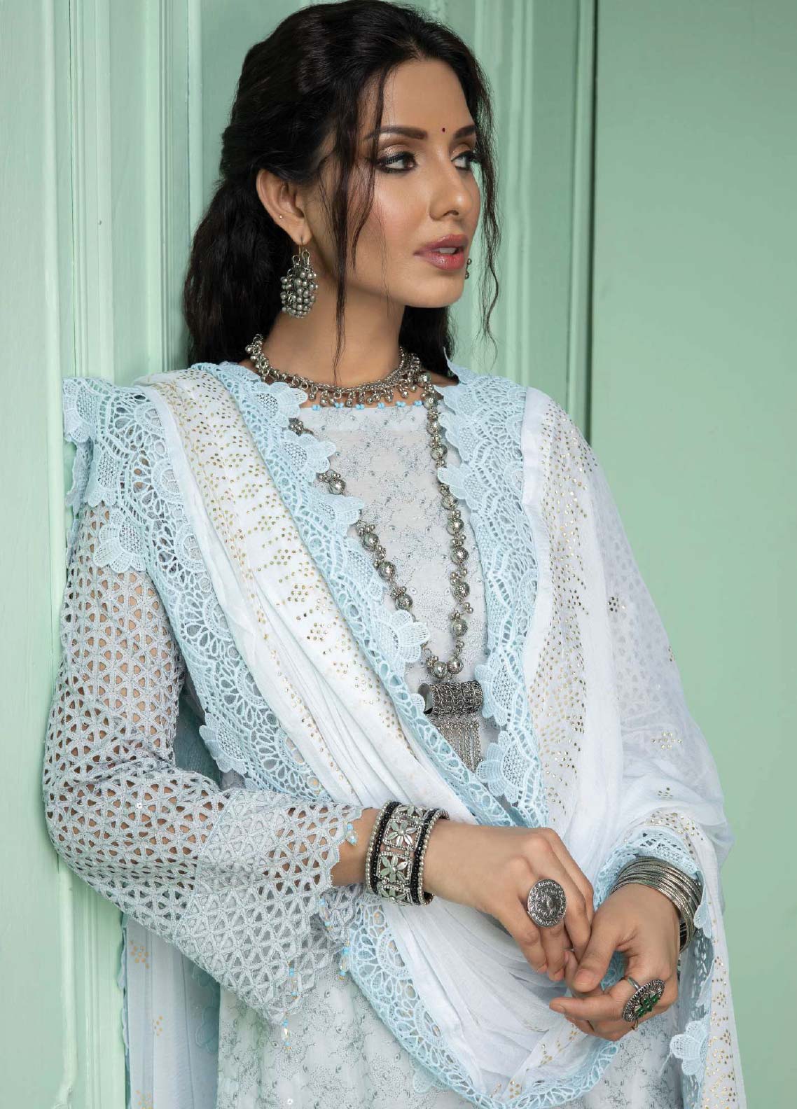 D#07 Schick Juhi Luxury Emb Lawn Collection 623 D#07 Schick Juhi Luxury Emb Lawn Collection 623