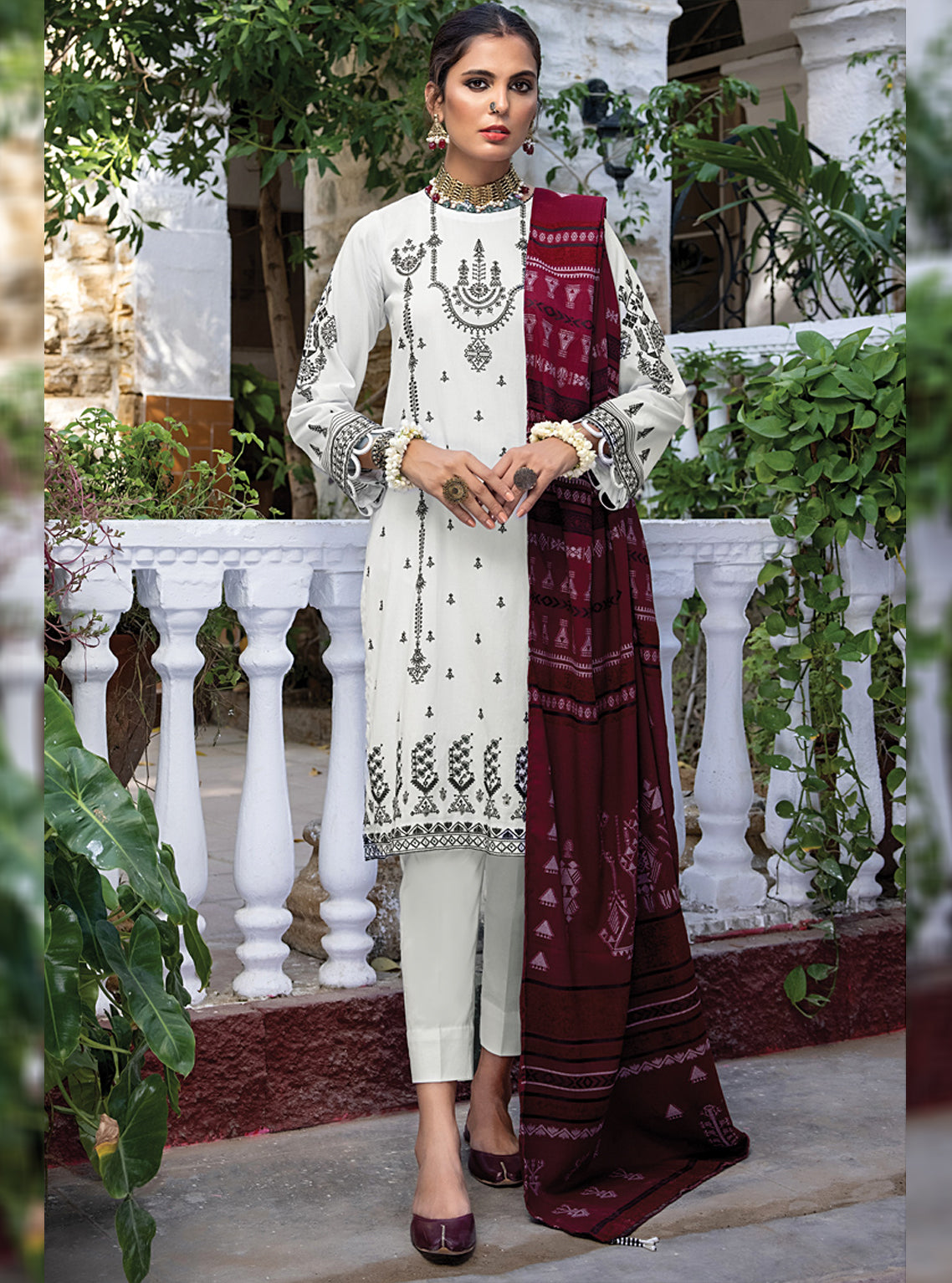 D#365 LSM Lakhany Winter Exclusive Emb Shawl Collection 1122 D#365 LSM Lakhany Winter Exclusive Emb Shawl Collection 1122