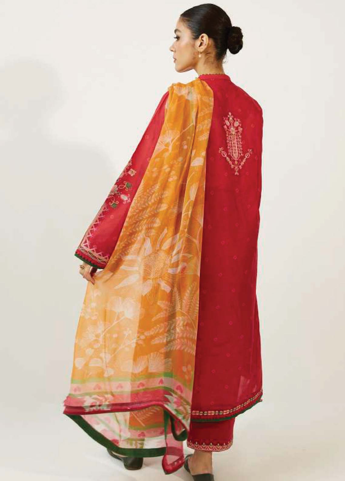 D#5A Zara Shahjahan Coco Emb Lawn Collection 623 D#5A Zara Shahjahan Coco Emb Lawn Collection 623