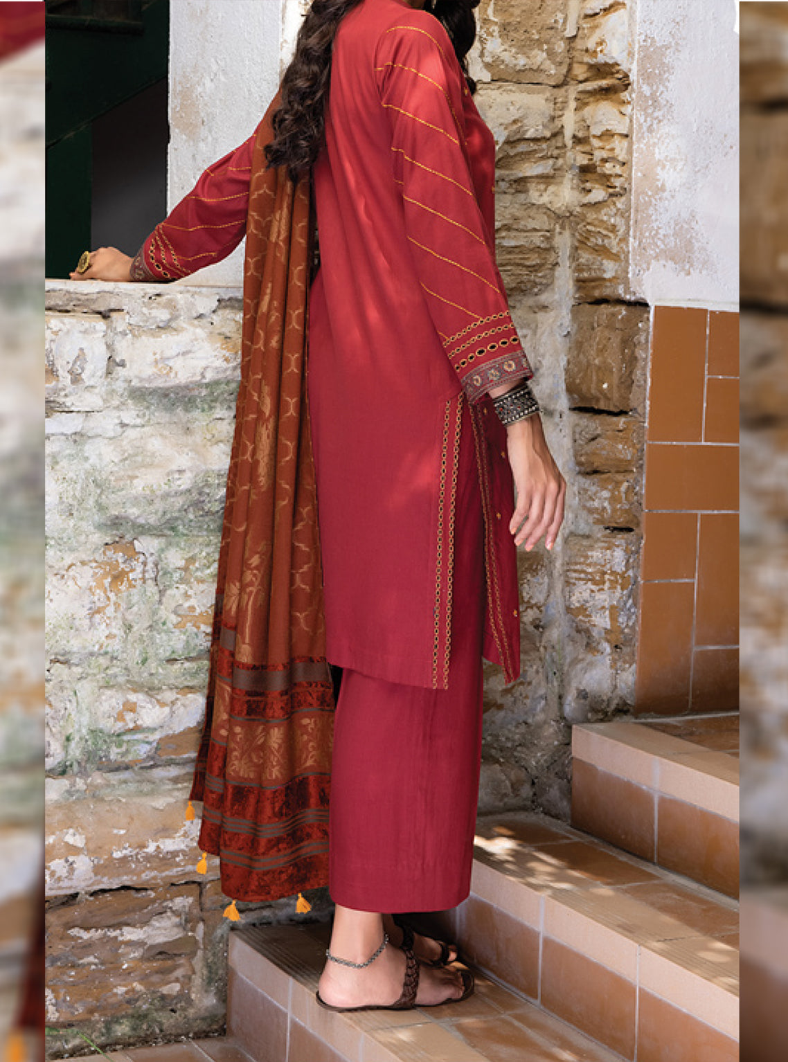 D#0120 LSM Lakhany Winter Exclusive Emb Shawl Collection 1122 D#0120 LSM Lakhany Winter Exclusive Emb Shawl Collection 1122