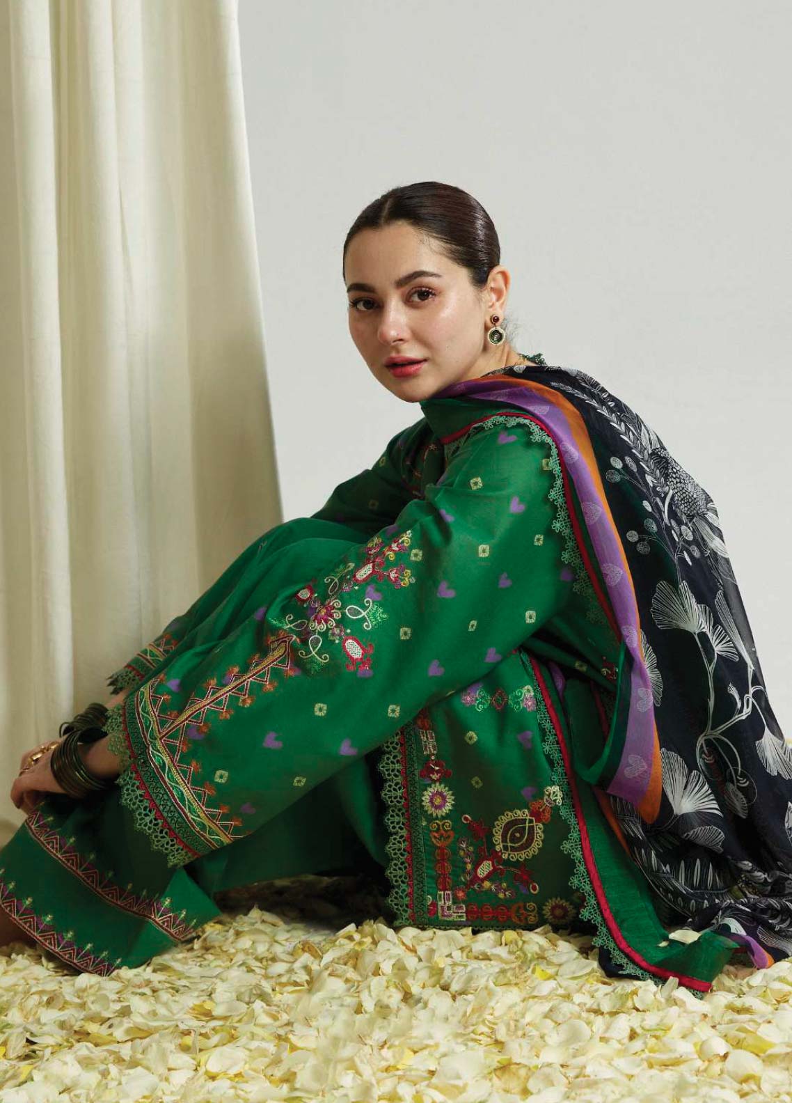D#5B Zara Shahjahan Coco Emb Lawn Collection 623 D#5B Zara Shahjahan Coco Emb Lawn Collection 623