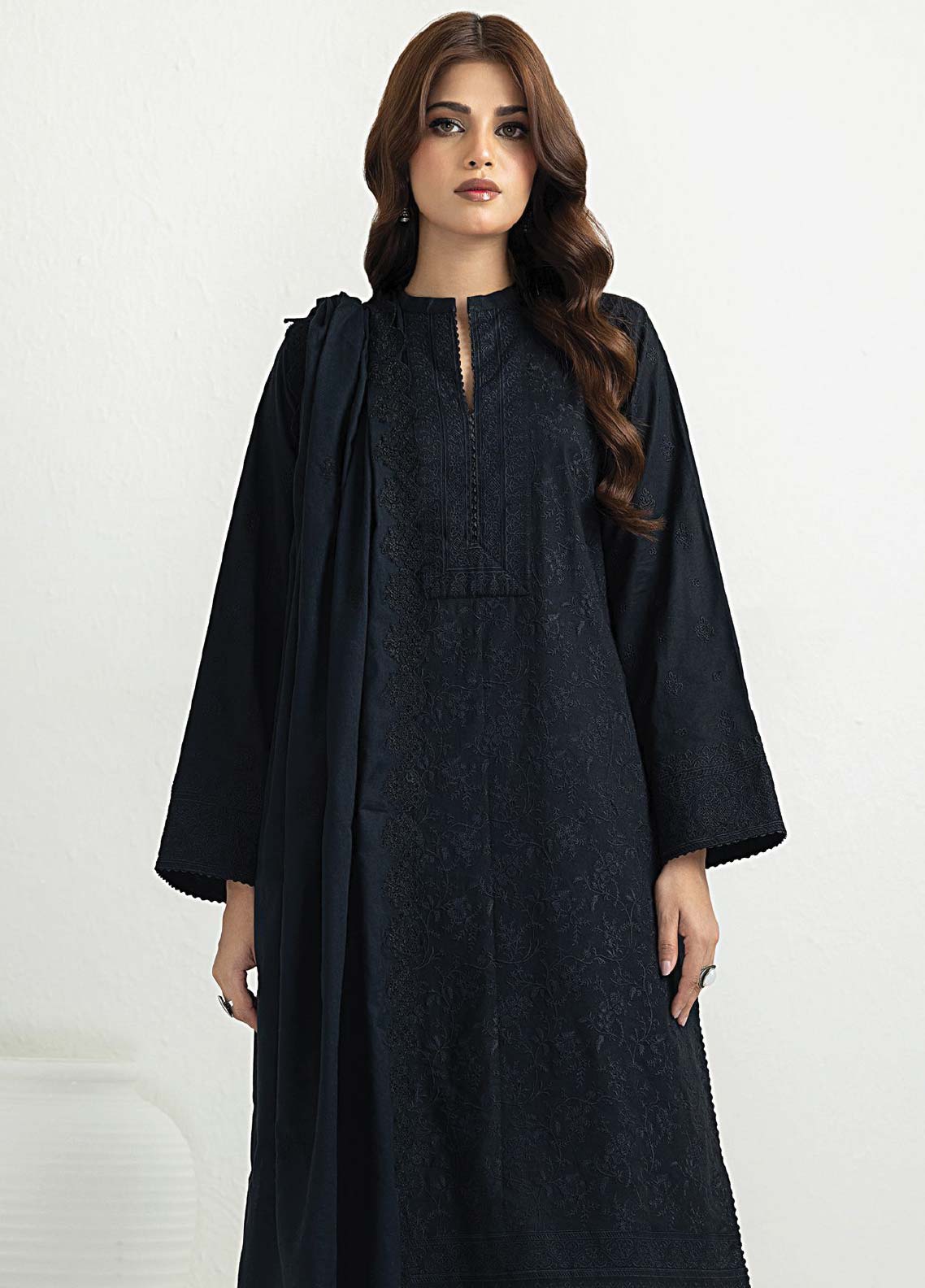 D#010 LSM Lakhany Monochrome Black & White Lawn Collection 623 D#010 LSM Lakhany Monochrome Black & White Lawn Collection 623