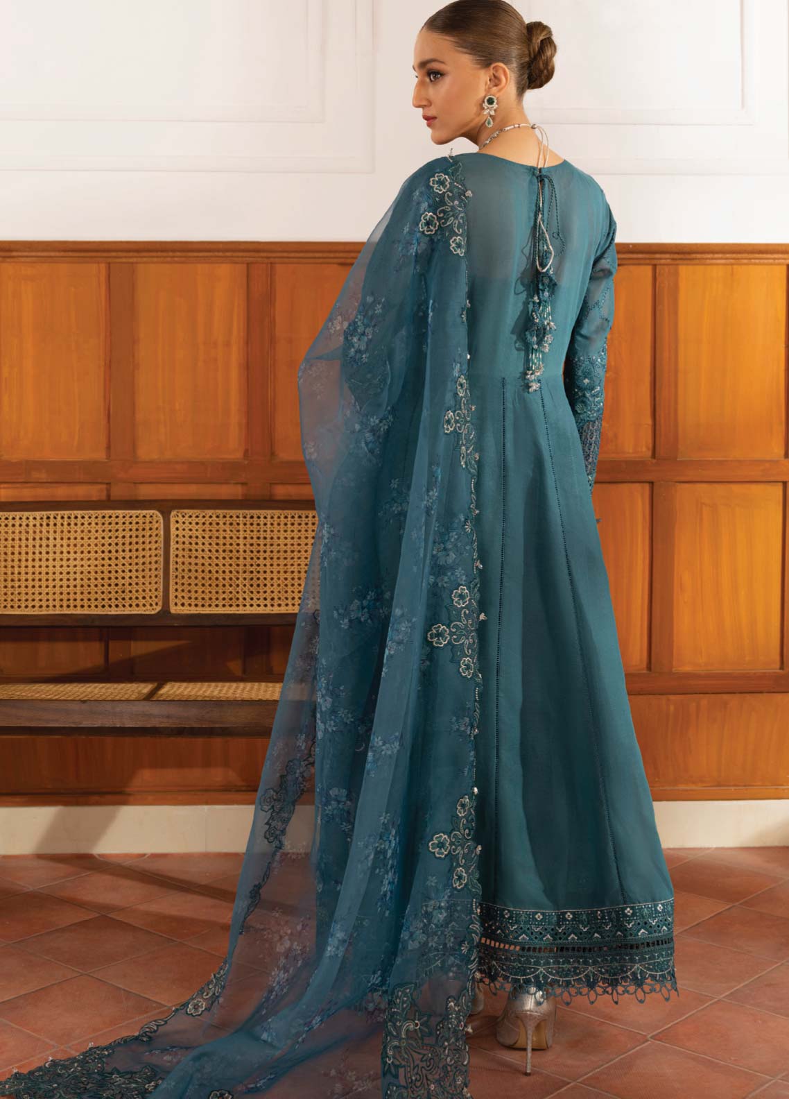 D#02 Baroque Swiss Lawn Emb Collection 623 D#02 Baroque Swiss Lawn Emb Collection 623