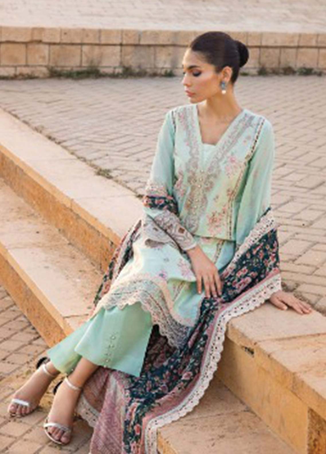 D#2A Zainab Chottani Luxury Emb Lawn Collection 623 D#2A Zainab Chottani Luxury Emb Lawn Collection 623