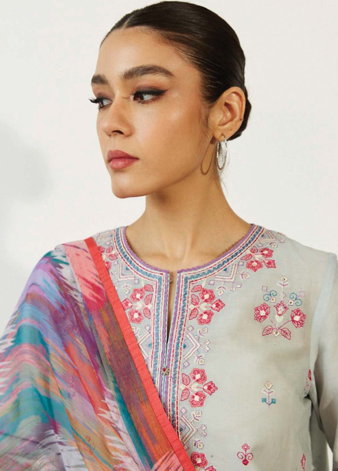 D#7B Zara Shahjahan Coco Emb Lawn Collection 623 D#7B Zara Shahjahan Coco Emb Lawn Collection 623