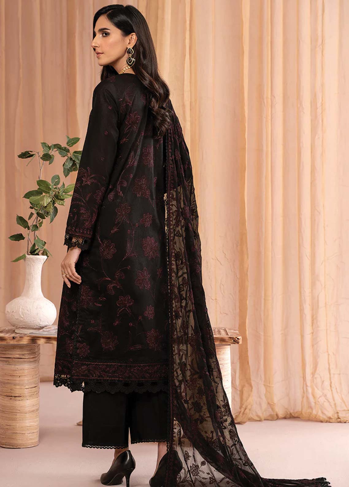 Zarif Embroidered Lawn Unstitched 3 Piece Suit - 10 Zarif Embroidered Lawn Unstitched 3 Piece Suit - 10