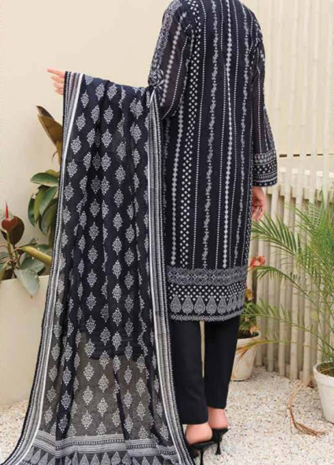 D#16 Salitex Monochrome Black & White Printed Collection 623 D#16 Salitex Monochrome Black & White Printed Collection 623