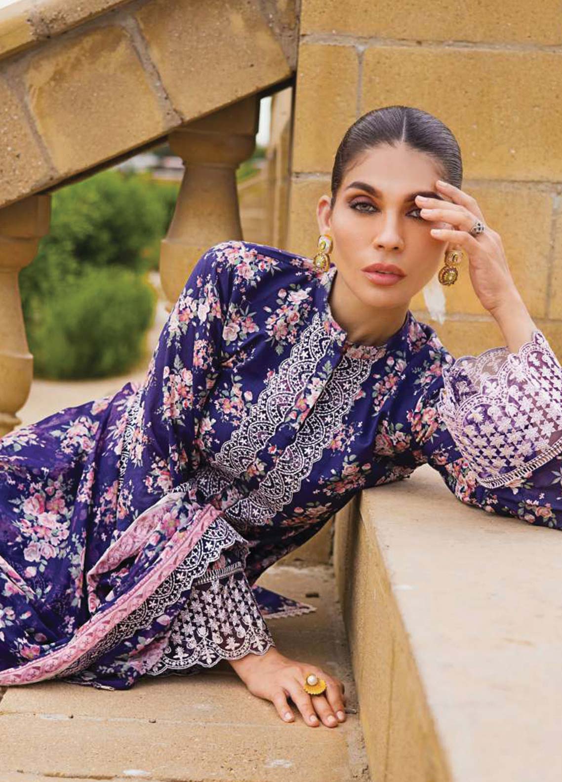 D#6B Zainab Chottani Luxury Emb Lawn Collection 623 D#6B Zainab Chottani Luxury Emb Lawn Collection 623