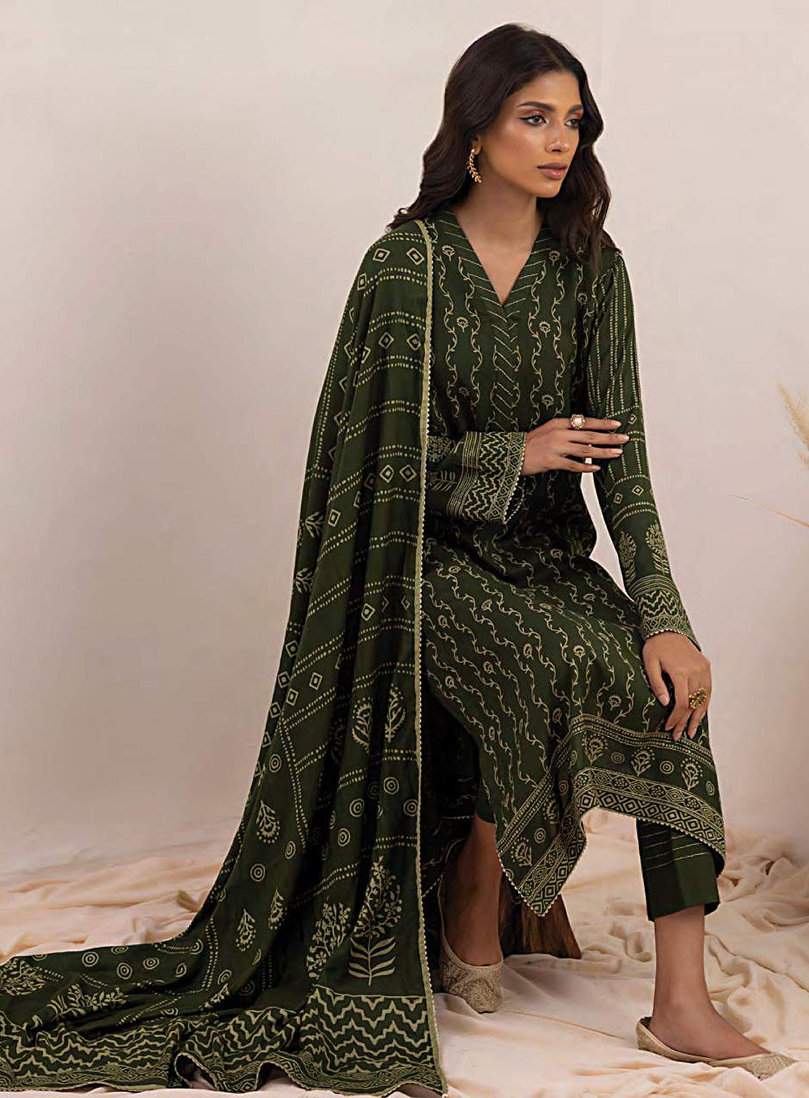 D#94A LSM Lakhany Pashmina Printed Collection 923 D#94A LSM Lakhany Pashmina Printed Collection 923