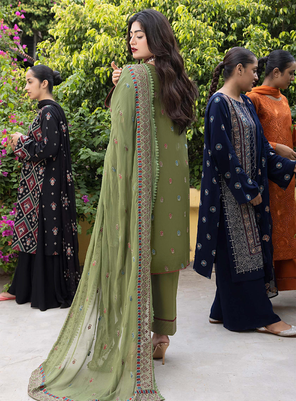 D#10 Cher Mahnur Luxury Winter Collection 923 D#10 Cher Mahnur Luxury Winter Collection 923