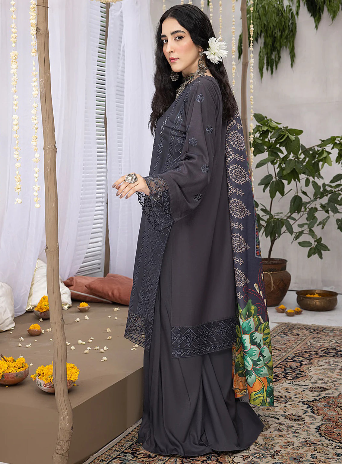 D#01 Mahnur Mehru Linen Winter Collection 923 D#01 Mahnur Mehru Linen Winter Collection 923