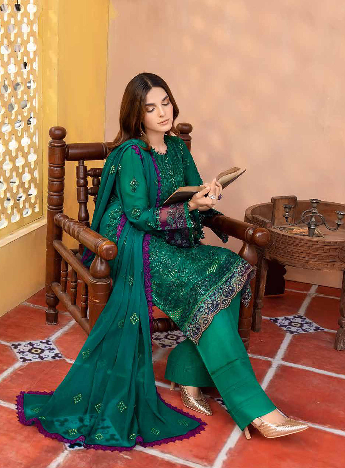 Elnaz By Flossie Embroidered Chiffon Unstitched 3 Piece Suit - 105 Elnaz By Flossie Embroidered Chiffon Unstitched 3 Piece Suit - 105