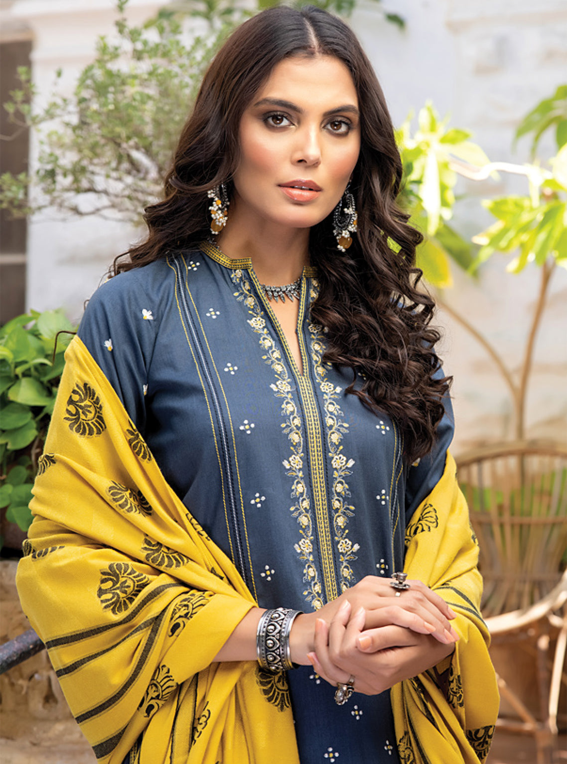 D#039 LSM Lakhany Winter Exclusive Emb Shawl Collection 1122 D#039 LSM Lakhany Winter Exclusive Emb Shawl Collection 1122