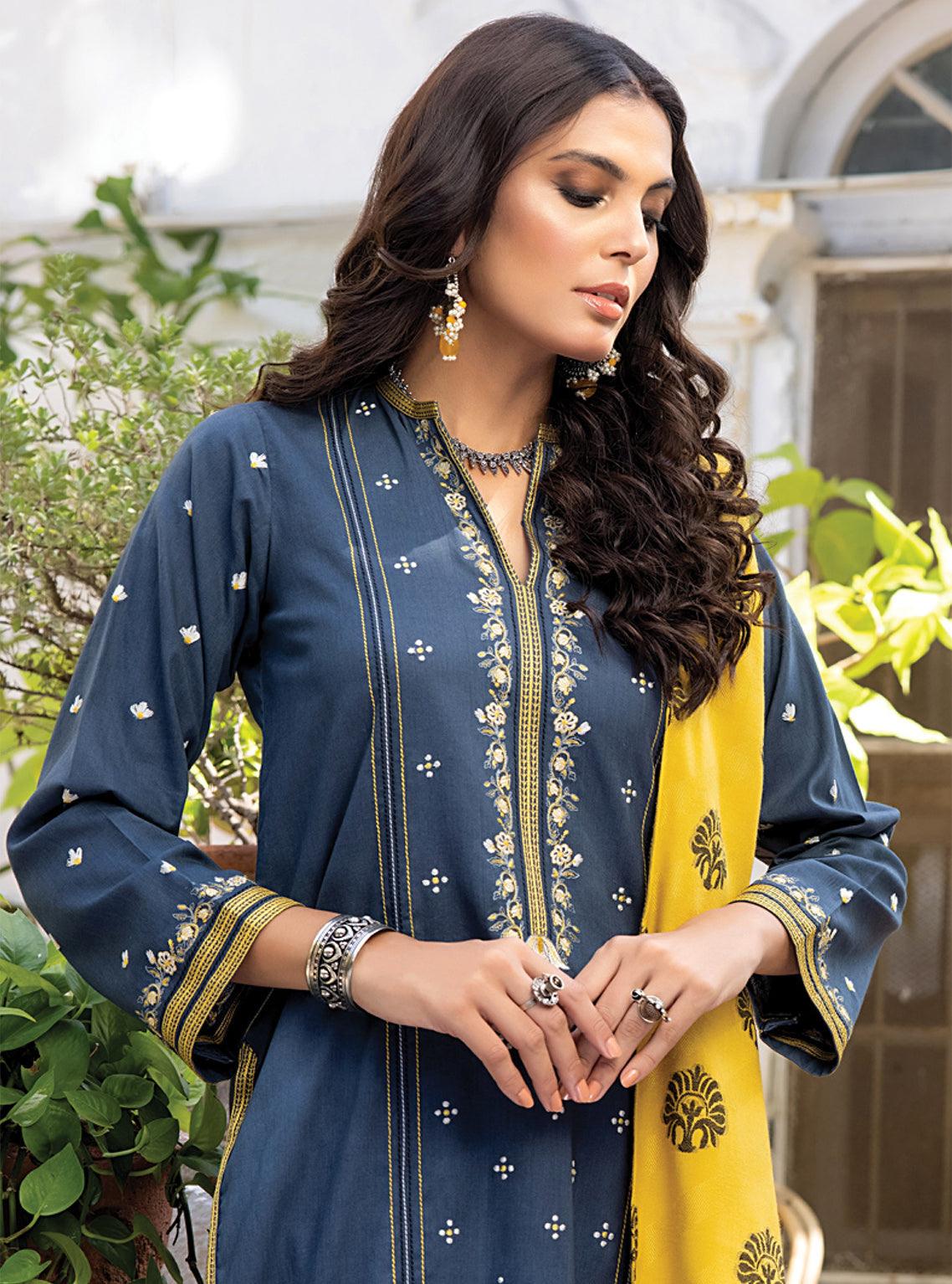 D#039 LSM Lakhany Winter Exclusive Emb Shawl Collection 1122 D#039 LSM Lakhany Winter Exclusive Emb Shawl Collection 1122