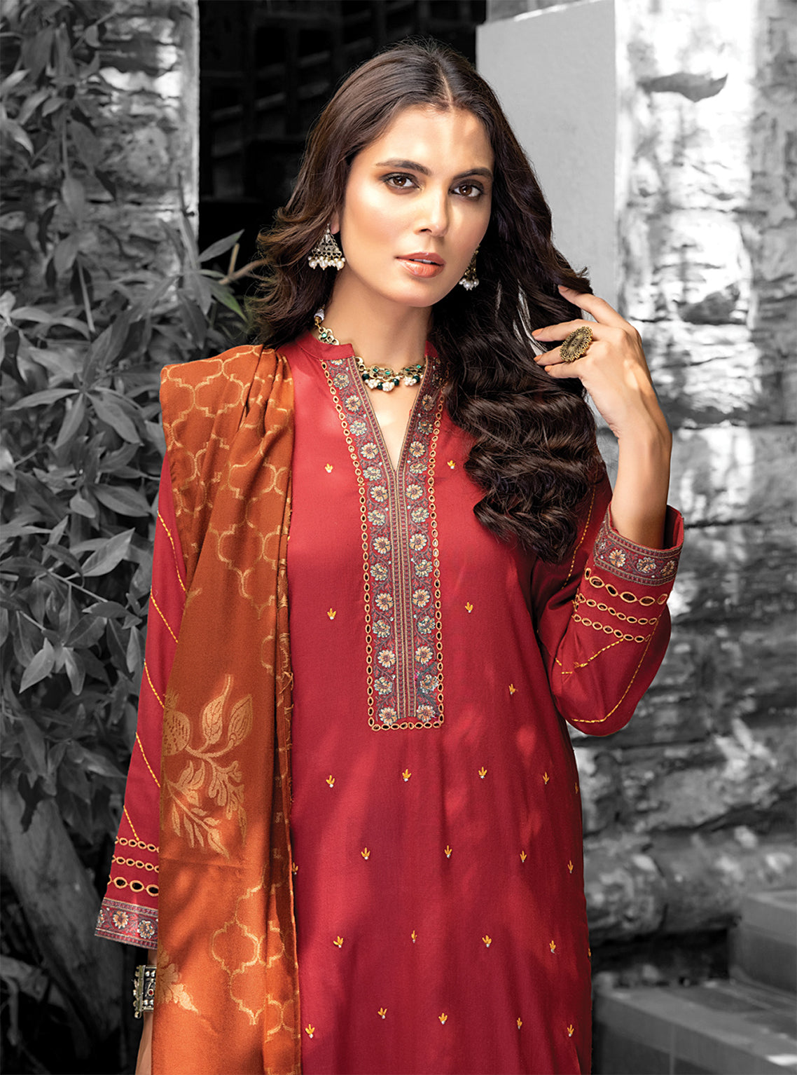 D#0120 LSM Lakhany Winter Exclusive Emb Shawl Collection 1122 D#0120 LSM Lakhany Winter Exclusive Emb Shawl Collection 1122