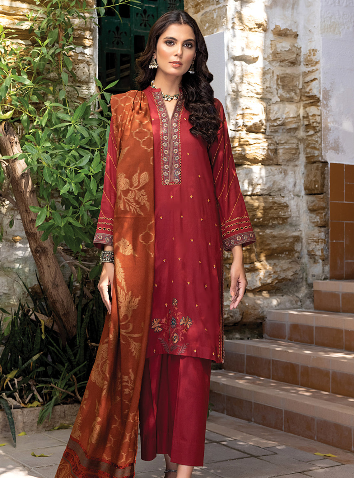 D#0120 LSM Lakhany Winter Exclusive Emb Shawl Collection 1122 D#0120 LSM Lakhany Winter Exclusive Emb Shawl Collection 1122