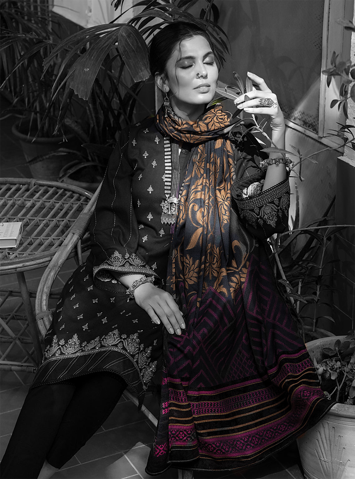 D#040 LSM Lakhany Winter Exclusive Emb Shawl Collection 1122 D#040 LSM Lakhany Winter Exclusive Emb Shawl Collection 1122