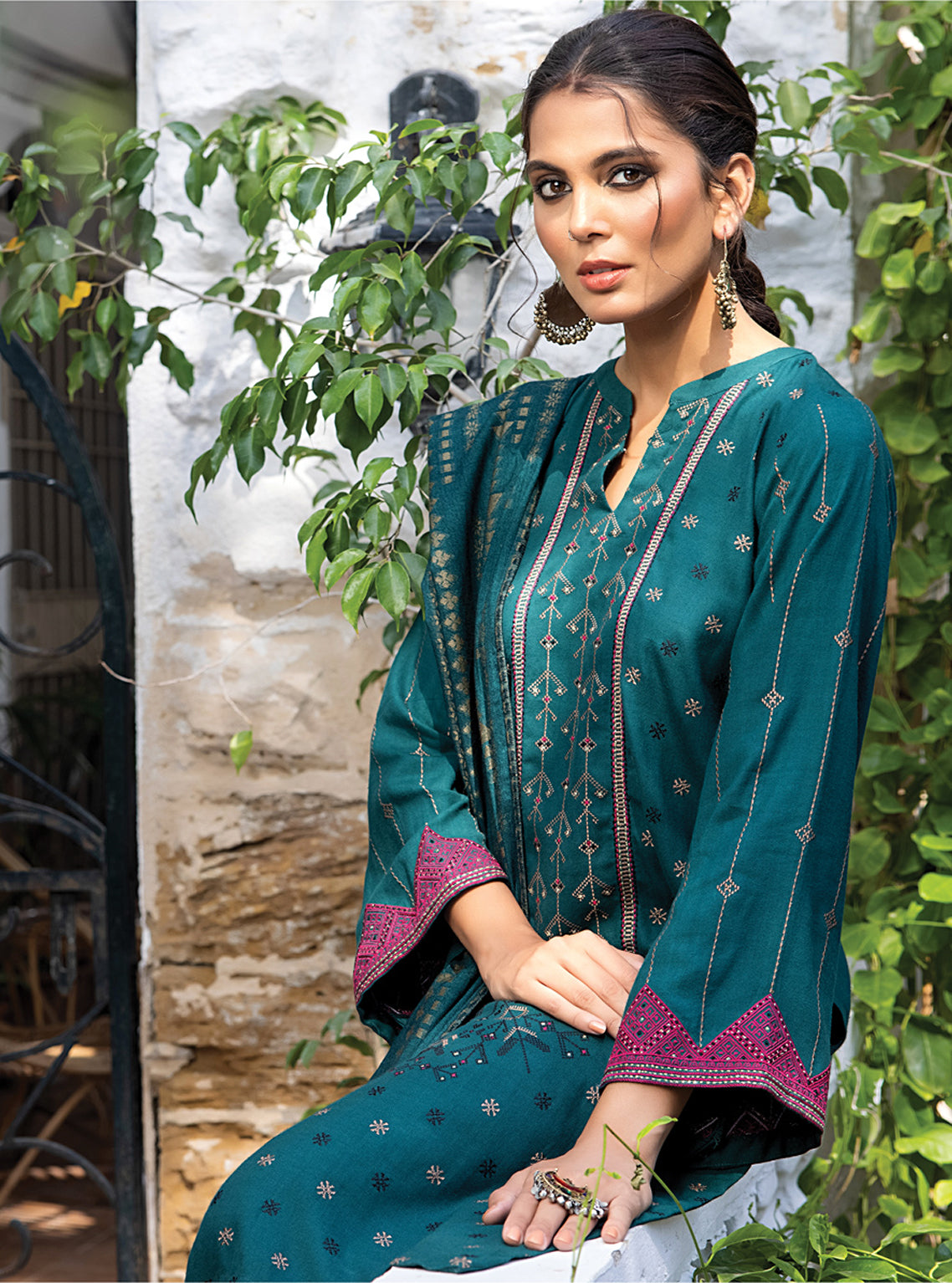 D#0119 LSM Lakhany Winter Exclusive Emb Shawl Collection 1122 D#0119 LSM Lakhany Winter Exclusive Emb Shawl Collection 1122