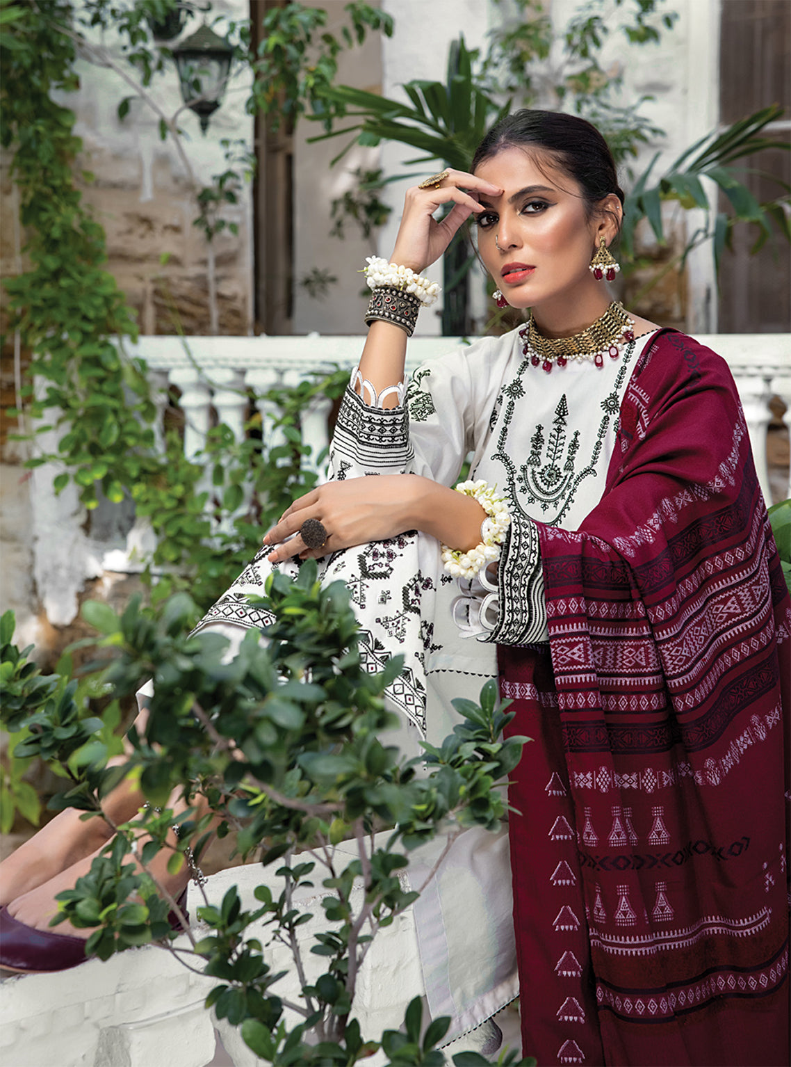 D#365 LSM Lakhany Winter Exclusive Emb Shawl Collection 1122 D#365 LSM Lakhany Winter Exclusive Emb Shawl Collection 1122